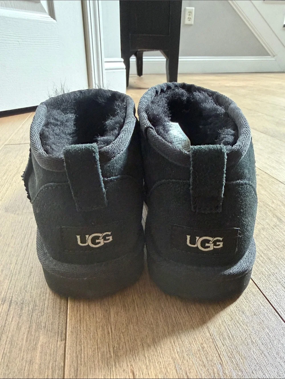 UGG Kids Black Suede Shearling-Lined Pull-On Booties